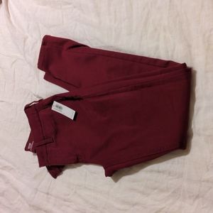 NWT Old Navy Burgundy Skinny Jeans